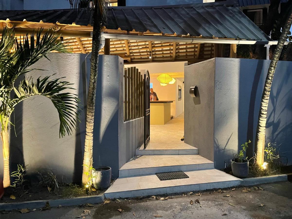 Sous Le Badamier Pensión Grand Baie Exterior foto