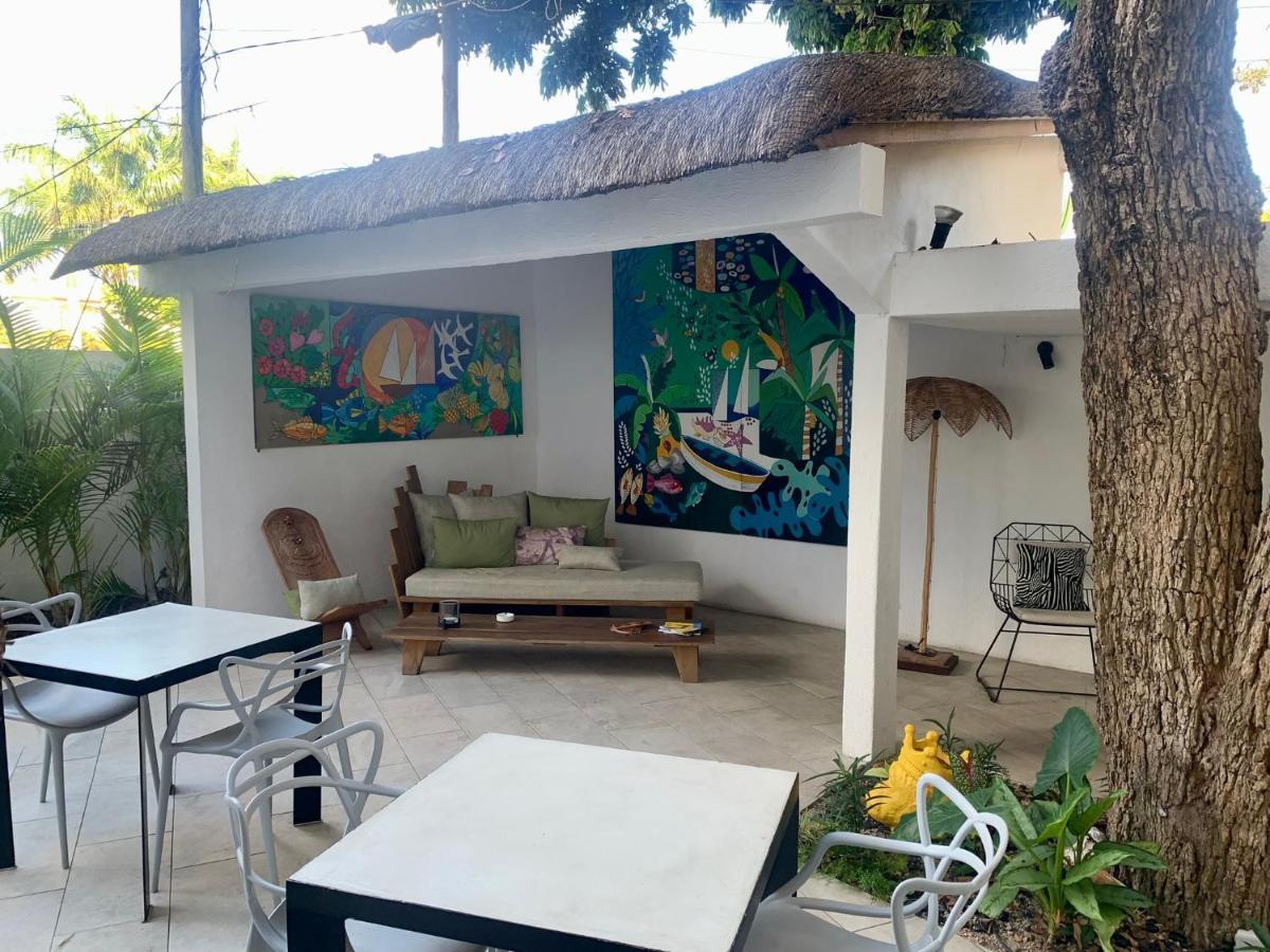 Sous Le Badamier Pensión Grand Baie Exterior foto